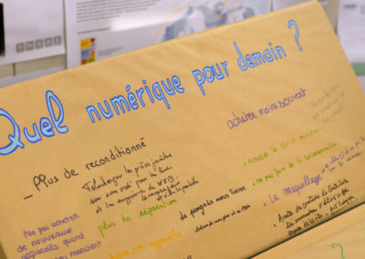 CONFERENCE-NUM-V4 FESTIVAL LOW TECH.00_02_58_12.Still004